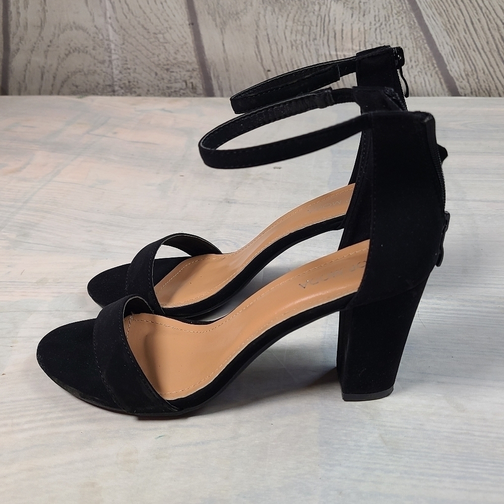Top Moda Hannah 1 Black Suede Ankle Strap Heels Size 9